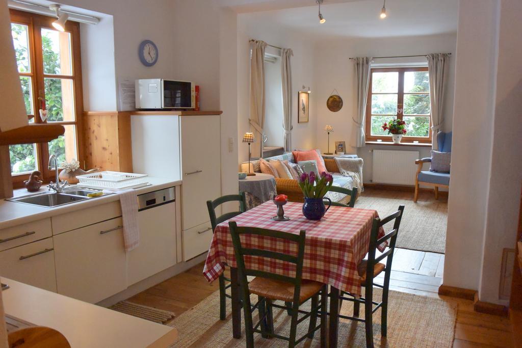 Sonnwirtstöckl am See Sankt Gilgen Zimmer foto